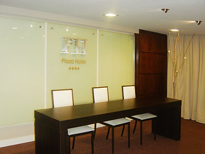 Plaza Hotel 라리오하 외부 사진