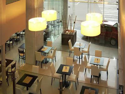 Plaza Hotel 라리오하 외부 사진
