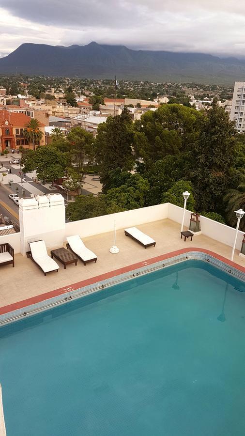 Plaza Hotel 라리오하 외부 사진