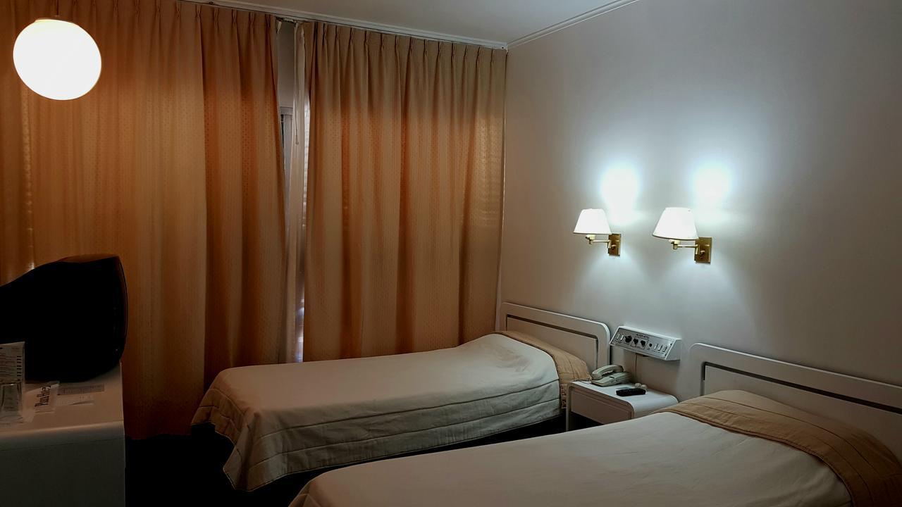 Plaza Hotel 라리오하 외부 사진