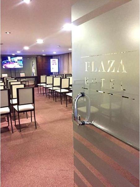 Plaza Hotel 라리오하 외부 사진